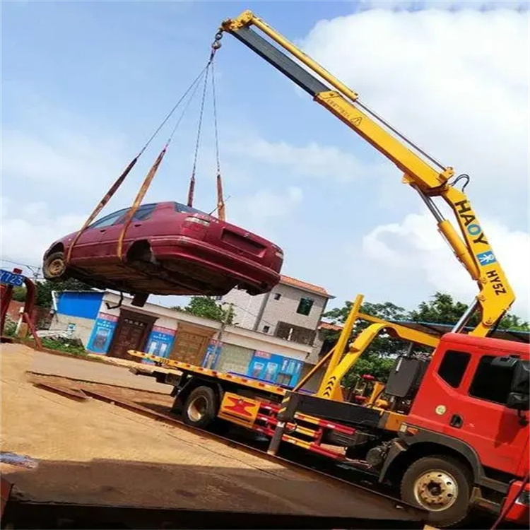 阿坝吊车吊汽车的正确方法